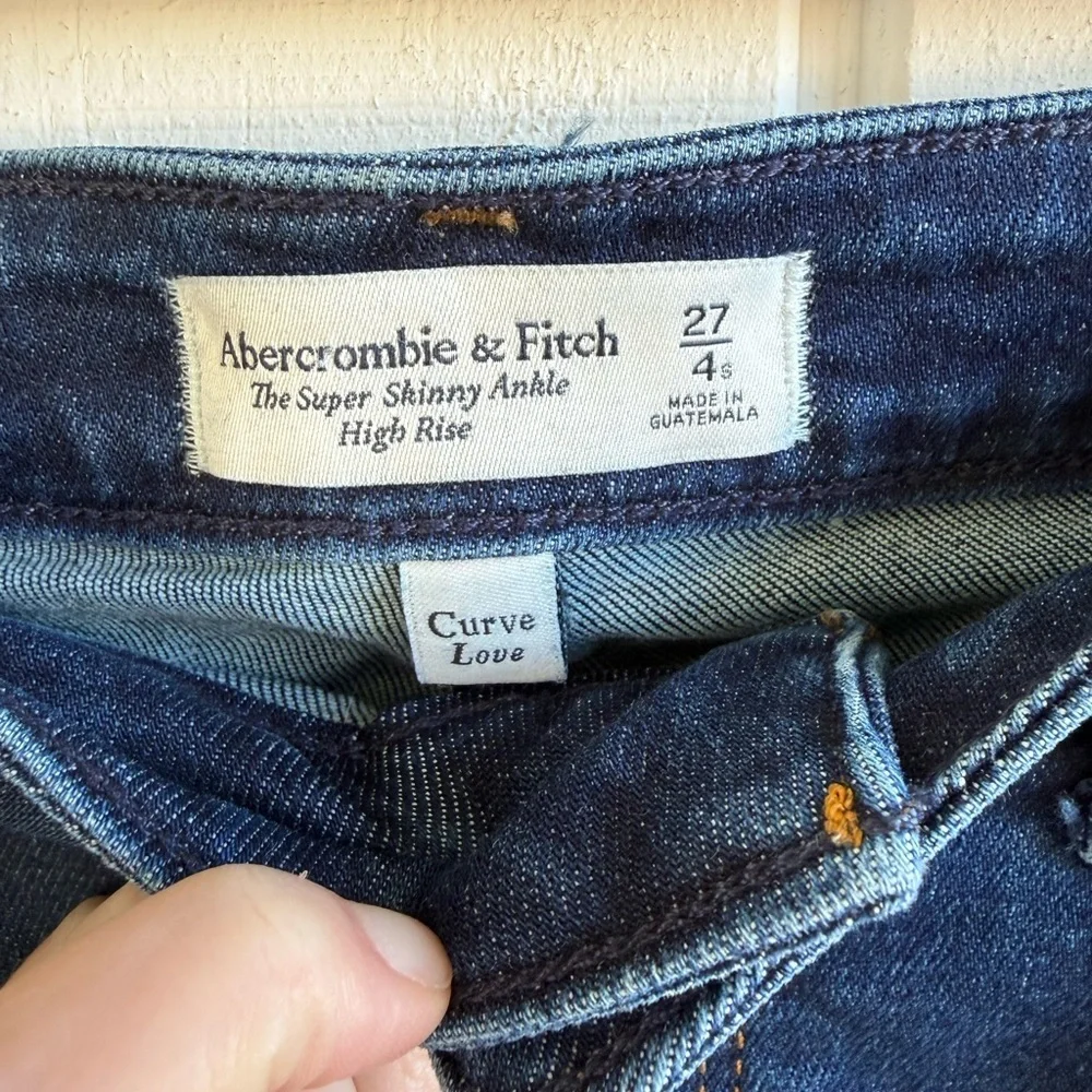 Abercrombie & Fitch Super Skinny Ankle High Rise Curve Love Size 27/4S Dark Wash
